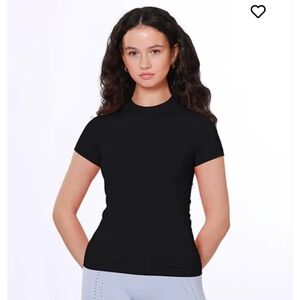 Astroremiges Zephyr Black Short Sleeve Women's Athletic Tee Size Medium